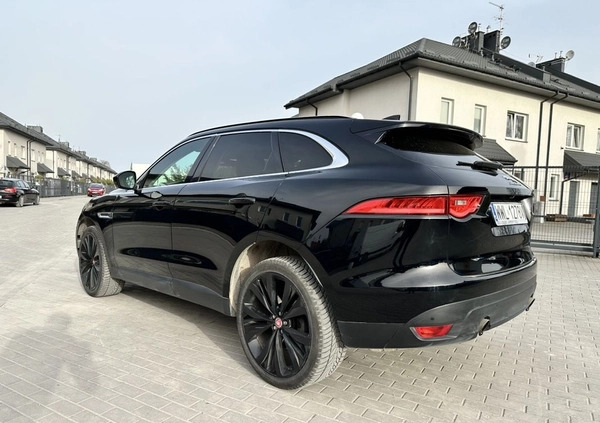 Jaguar F-Pace cena 137999 przebieg: 81000, rok produkcji 2019 z Marki małe 352